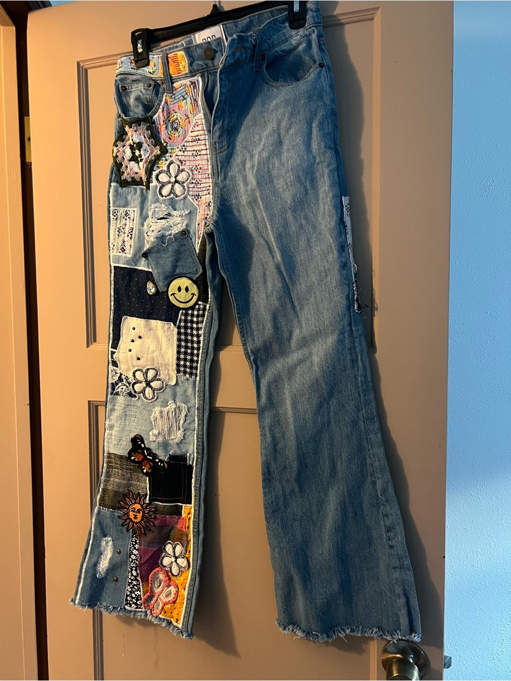 Urban Outfitters BDG Patch Flare Jeans, Size 27 - Picture 2 of 4